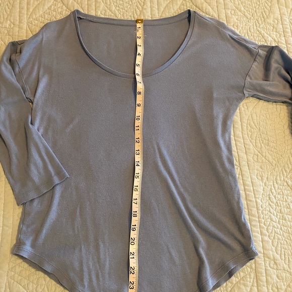 Set of 2 super comfy Gap tops - Picture 4 of 8